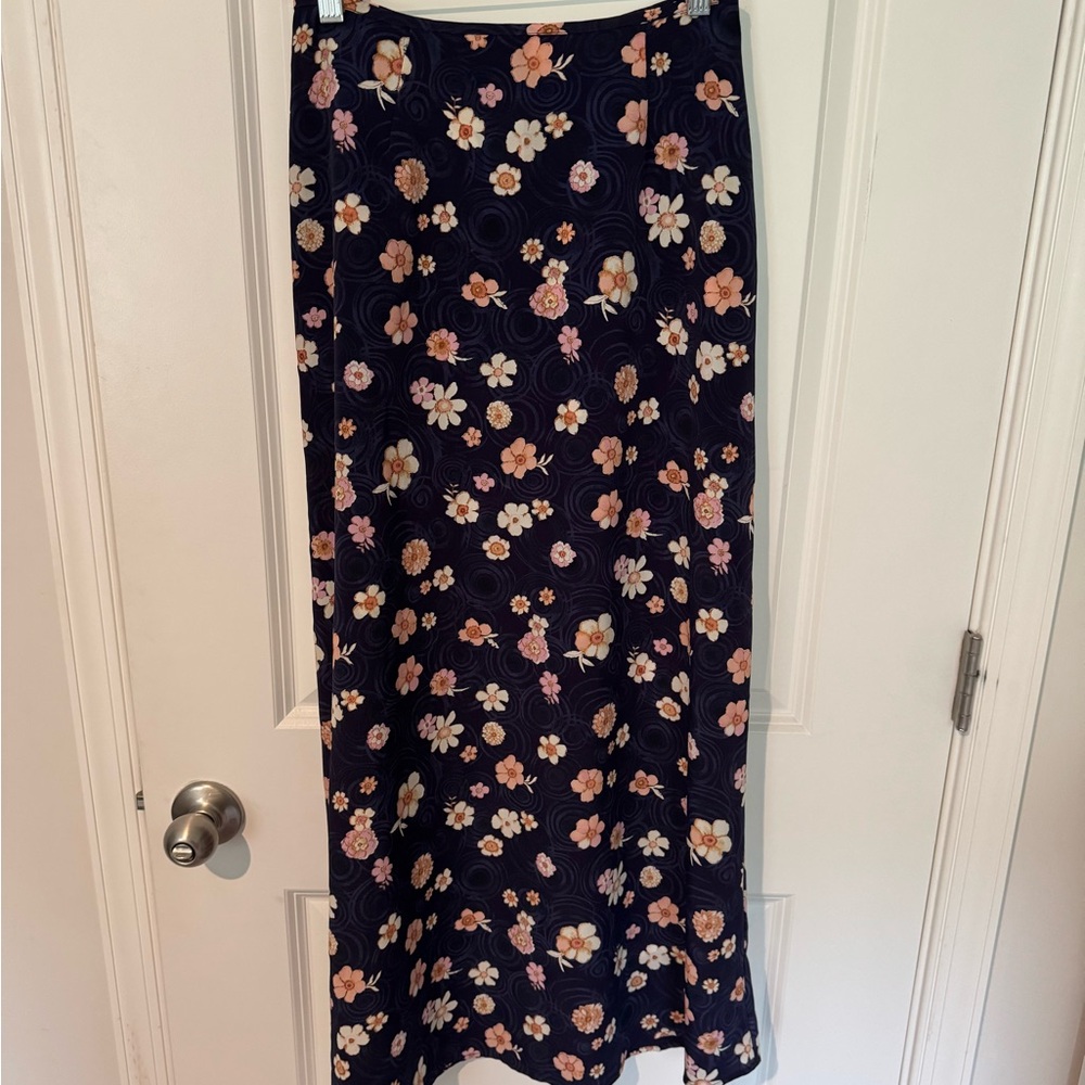 Chic Floral A-Line Skirt in Navy
